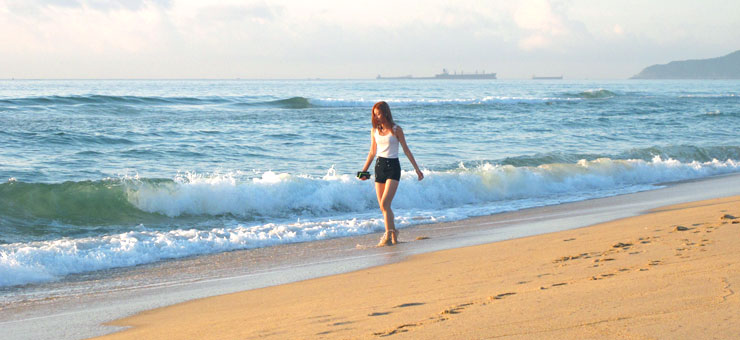 Hainan fun guide, morning rays light up Haitang Bay beach