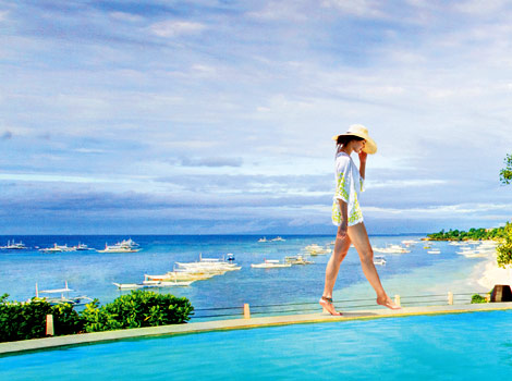 Bohol romance galore at the cliff-edge pool above the beach