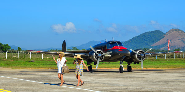 Asian budget airlines review, small plane at Coron, Palawan