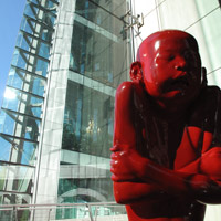 Beijing boutique hotels, Eclat red statue