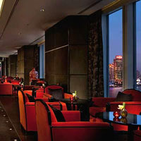 Shanghai bars with Bund view, Elly's at Peninsula Hotel