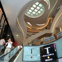 Hong Kong shopping guide - Hysan Place is a big HK shopping mall