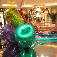 Macau shopping guide, Wynn Palace art outside Ralph Lauren