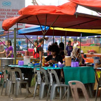 Sabah fun guide to shopping and eating, waterfront market food stalls in KK