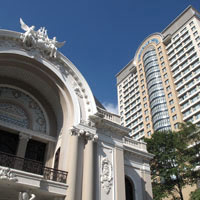 Opera House, Lam Son Square with the Caravelle behind, a top HCMC business hotels pick