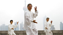 Tai Chi on The Bund, a delightful Shanghai pastime