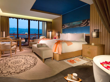 Best Xian spa resorts, Angsana Xian Lintong rooms offer a blend of colour and serenity