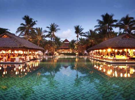 Romantic infinity pool at InterContinental, one of the best Bali spa resorts