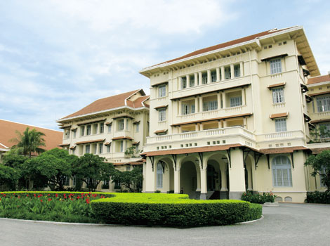 This heritage icon is among the best Phnom Penh luxury hotels
