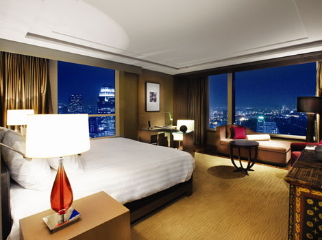 Luxury trimmings and service make this one of the best Bangkok business hotels