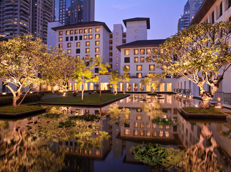 Garden settings at this charming Bangkok luxury resort hotel