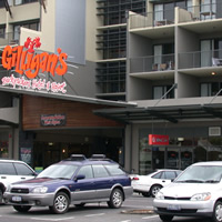 Cairns budget hotels, Gilligan's