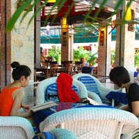 Siem Reap nightlife guide, Red Piano bar and cafe