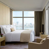 Guangzhou conference hotels, the iconic Langham Place serves up chic Suites