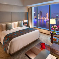 Mandarin Oriental Pudong is a classy retreat for business travellers and long stay visitors - Deluxe Room