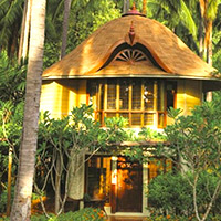 Family-friendly Rayavadi Krabi is a boatride away with a stunning beach