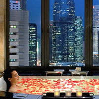 Hong Kong business hotels review, Mandarin Oriental serves up tubs with a view and a great spa