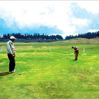 Gulmarg guide to golf and skiing