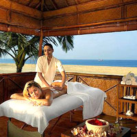 India spa resorts guide, Leela Goa beachside massage