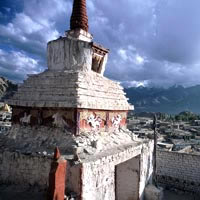 Chorten above Leh town