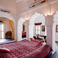 Rajasthan palace hotels, the striking Neemrana Fort-Palace