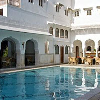 Rajasthan palace hotels, Samode Bagh pool