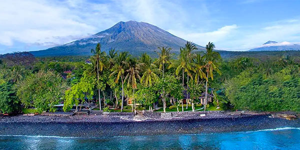 Bali resorts review - Mimpi Tulamben offers simple stays with great diving on the west coast of Bali