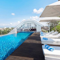 Bali child friendly hotels, Jambuluwuk Oceano Seminyak rooftop pool
