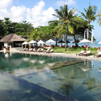 Bali boutique hotels, Belmond Jimbaran Puri pool on the seafront