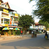 Laos reviews, Fa Ngum Road