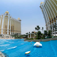 Macau fun guide, Galaxy wave pool is a huge childe-friendly area
