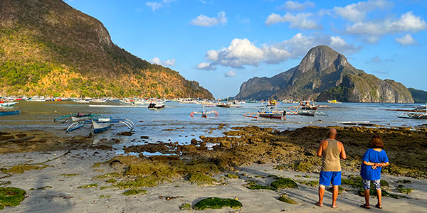 El Nido fun guide to beaches and hotels - the bay at dawn