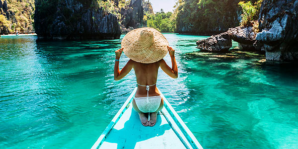 Palawan fun guide and dive resorts review with island-hopping on bancas