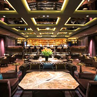 Best Singapore bars, the dark and chic Manhattan Bar at The Regent hotel