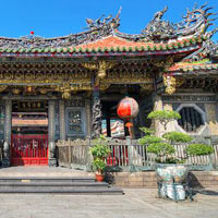 Taipei fun guide, Lungshan Temple