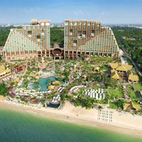 Pattaya fun hotels for kids, Centara has a Lost World Theme