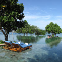 Phuket luxury resorts review, Naka Island swimming pool