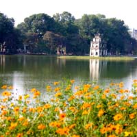 Hanoi guide, romantic Hoan Kiem Lake