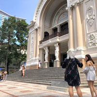 Saigon fun guide - Beautiful facade of the Opera House