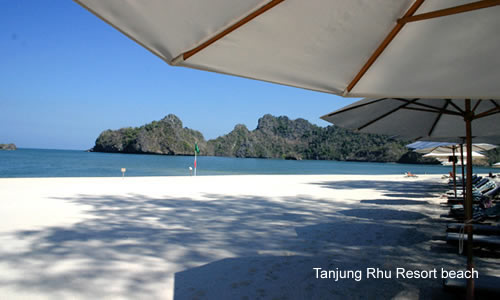 Tanjung Phu Resort beach / photo: Vijay Verghese